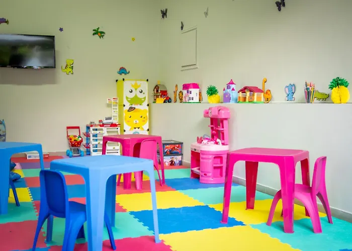 Mayfair Gardens فندق بافوس