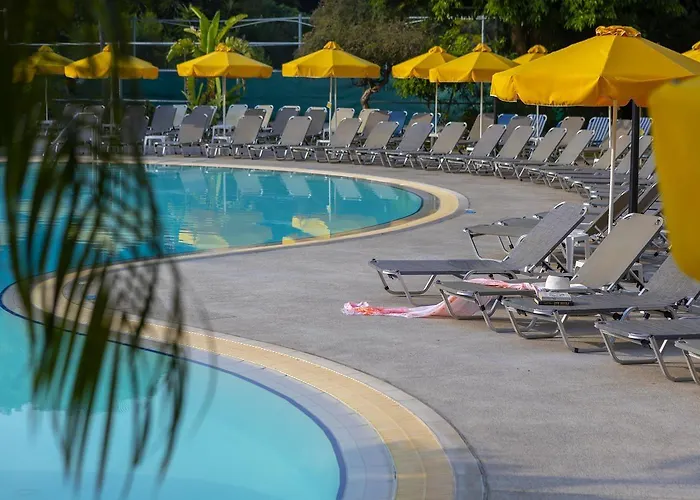 فندق Mayfair Gardens بافوس