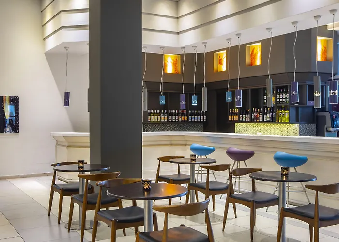 Mayfair Gardens بافوس