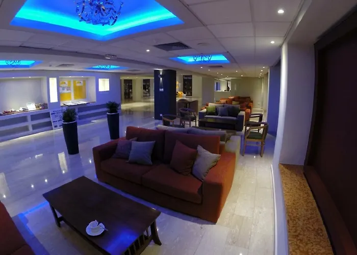 Mayfair Gardens 3* بافوس