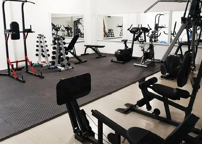 Mayfair Gardens فندق بافوس