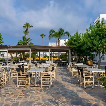 Mayfair Gardens 3*