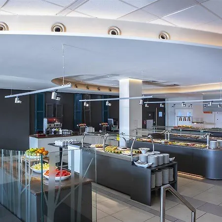 Mayfair Gardens Otel Pafos