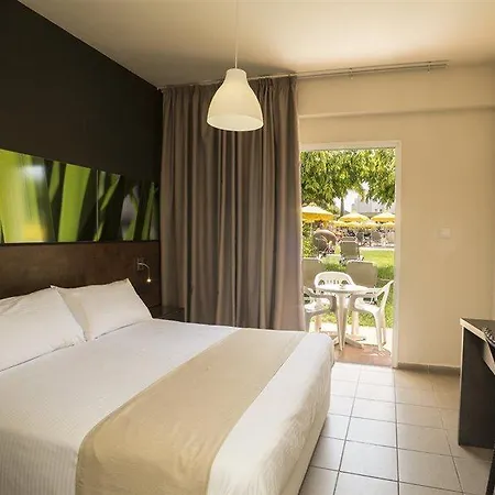 Mayfair Gardens 3* Pafos