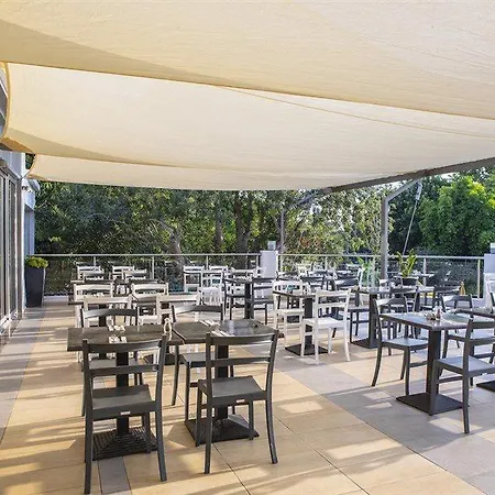 מלון Mayfair Gardens פאפוס