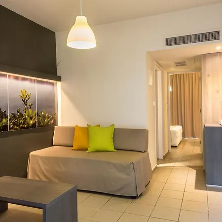 Mayfair Gardens Hotel Paphos