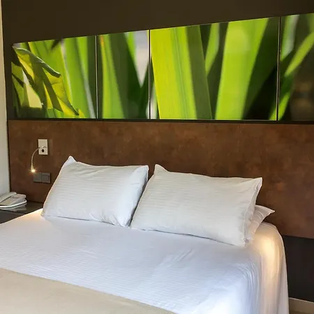 Otel Mayfair Gardens Pafos