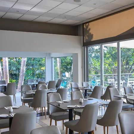 Mayfair Gardens 3*