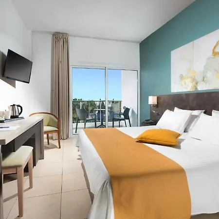 מלון Mayfair Gardens 3*