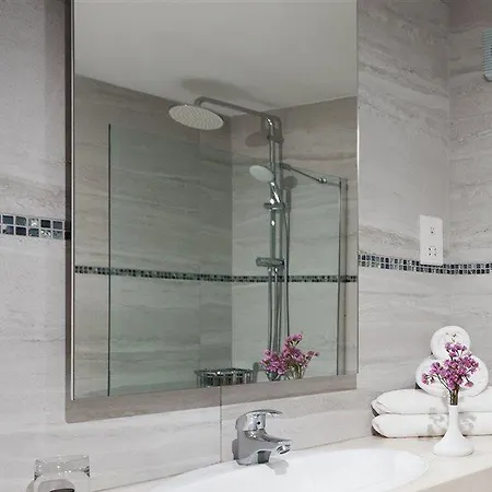 Ξενοδοχείο Mayfair Gardens