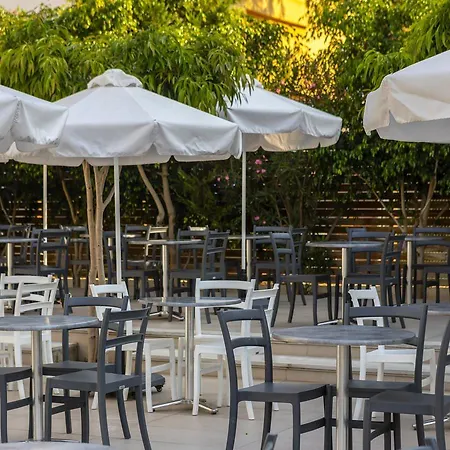 Mayfair Gardens Otel 3*