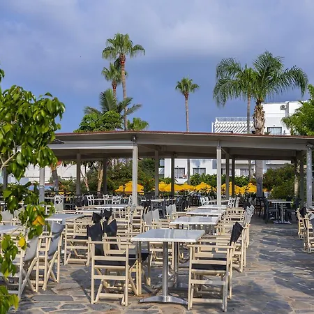 Mayfair Gardens מלון פאפוס