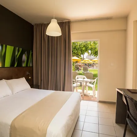 Hotel Mayfair Gardens 3*