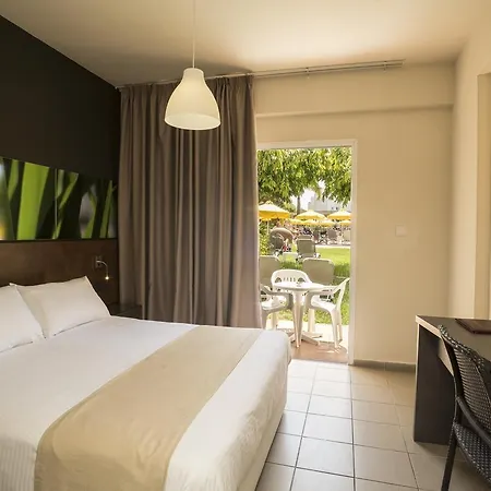 Otel Mayfair Gardens 3*