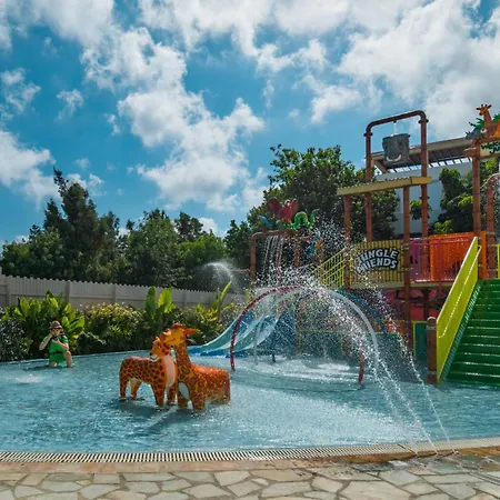 Mayfair Gardens 3* 파포스