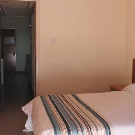Mayfair Gardens 3*