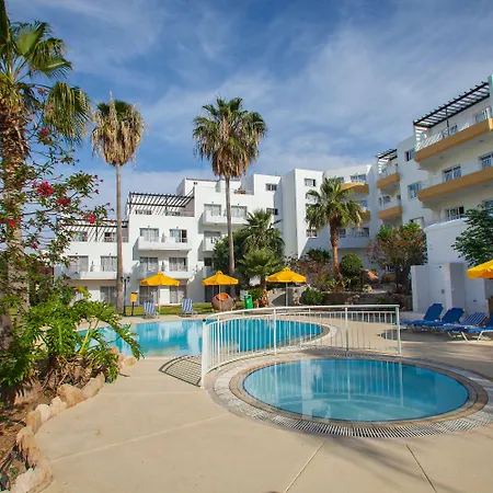 Mayfair Gardens 3* Paphos