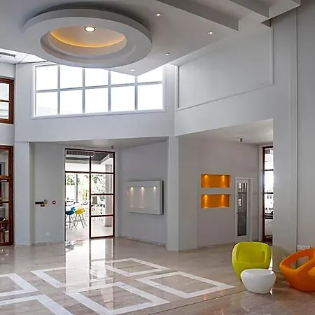 Ξενοδοχείο Mayfair Gardens 3*