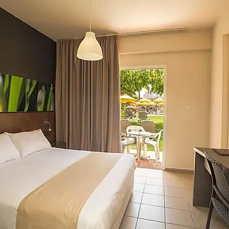 Ξενοδοχείο Mayfair Gardens 3*