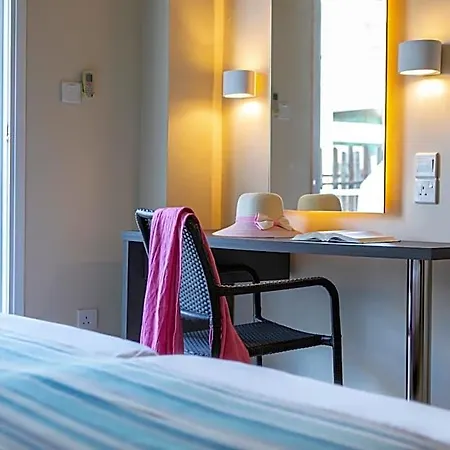 Mayfair Gardens 3* Πάφος