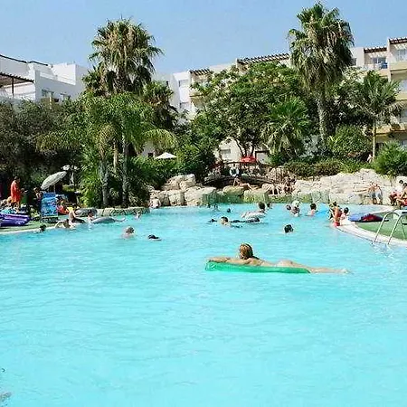 Mayfair Gardens Otel