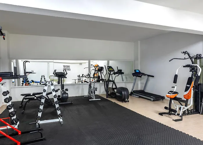 Mayfair Gardens 3* Пафос