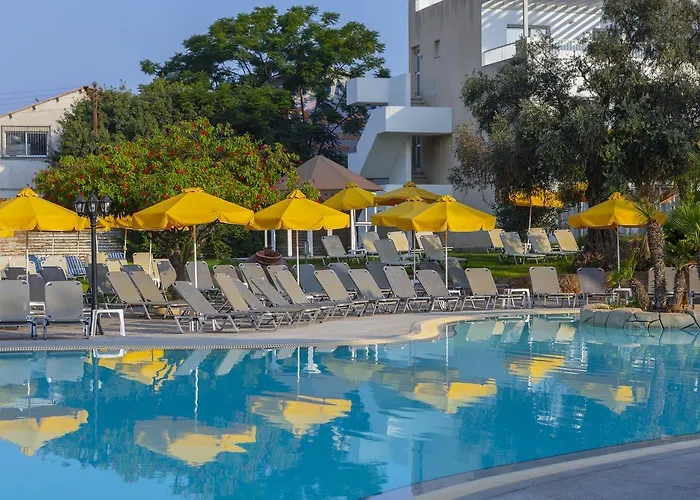 Mayfair Gardens Отель