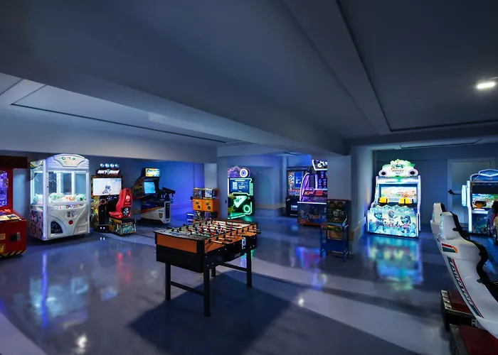 Отель Mayfair Gardens 3*