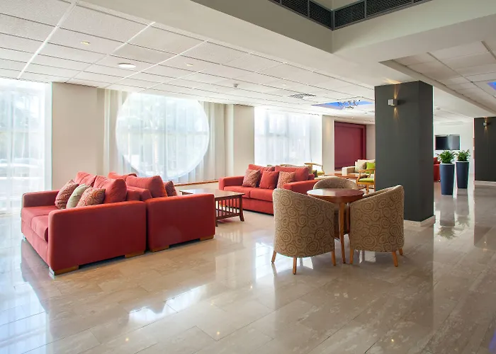 Отель Mayfair Gardens Пафос