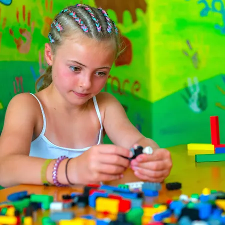 Mayfair Gardens Hotel 3*