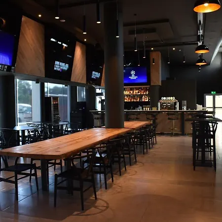 Hotel Mayfair Gardens