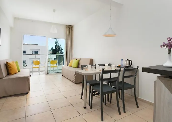 Mayfair Gardens Hotel Paphos