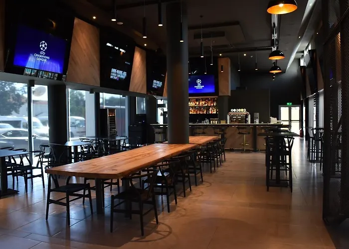 Hotel Mayfair Gardens