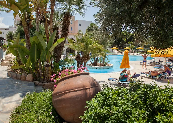 Mayfair Gardens Hotel 3*