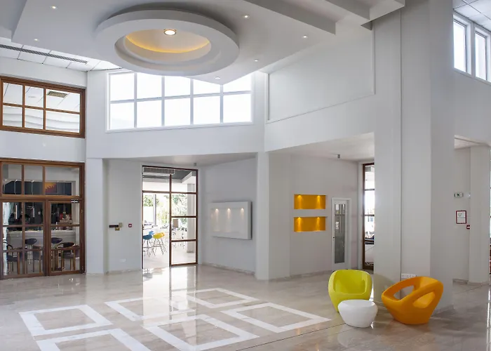 Hotel Mayfair Gardens Paphos